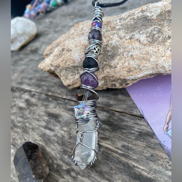 Wire Wrapped Clear Quartz Point Amethyst Sorcerer Wand / Necklace / Oddity - Picture 4 of 13